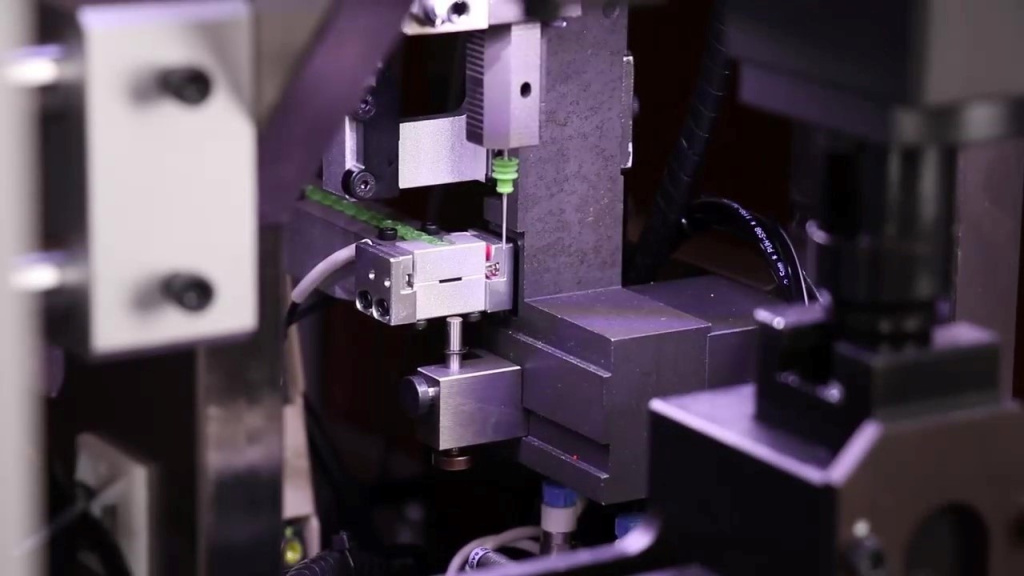 Станок зачистки, обжима и установки контакта и уплотнителя EW-5030